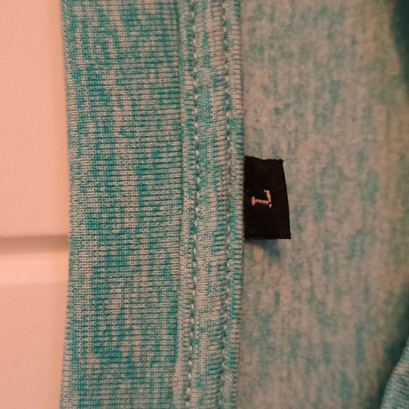 Soneven Teal Long Sleeve Running Shirt Moisture Wicking With Thumb Holes - Picture 3 of 8